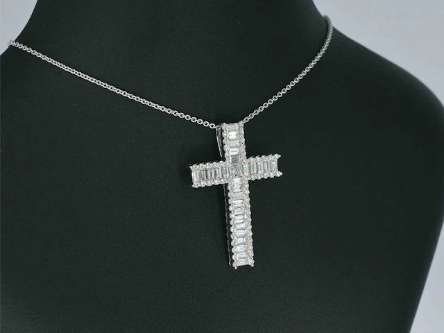 Witgouden kruis hanger met schitterende diamanten gezet, excl. ketting - afbeelding 5 van  10