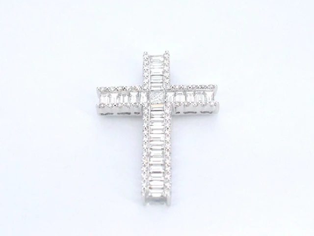 Witgouden kruis hanger met schitterende diamanten gezet, excl. ketting - afbeelding 7 van  10