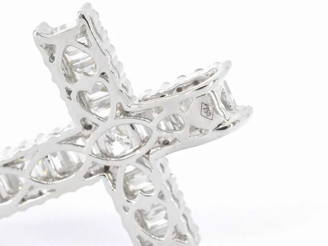 Witgouden kruis hanger met schitterende diamanten gezet, excl. ketting - afbeelding 9 van  10