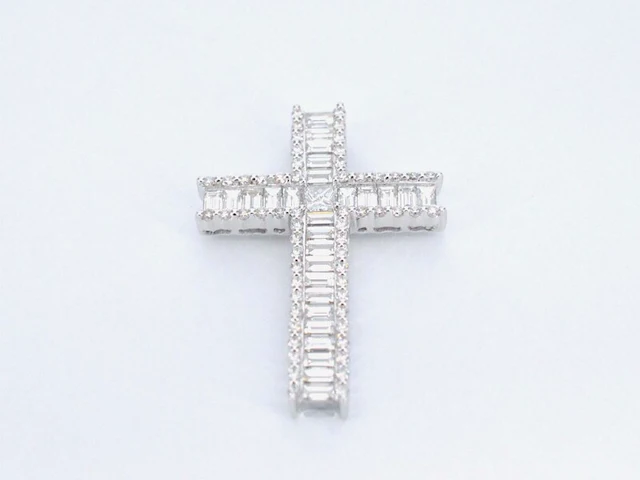 Witgouden kruis hanger met schitterende diamanten gezet, excl. ketting - afbeelding 6 van  10