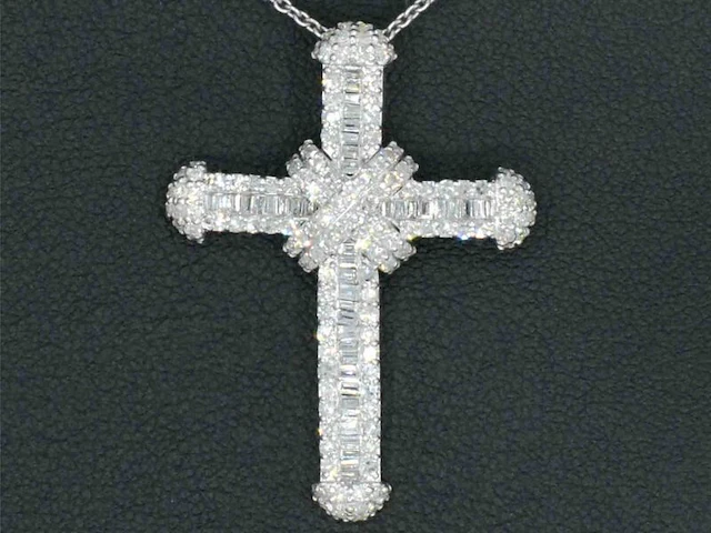 Witgouden kruishanger met diamanten excl. ketting - afbeelding 1 van  9