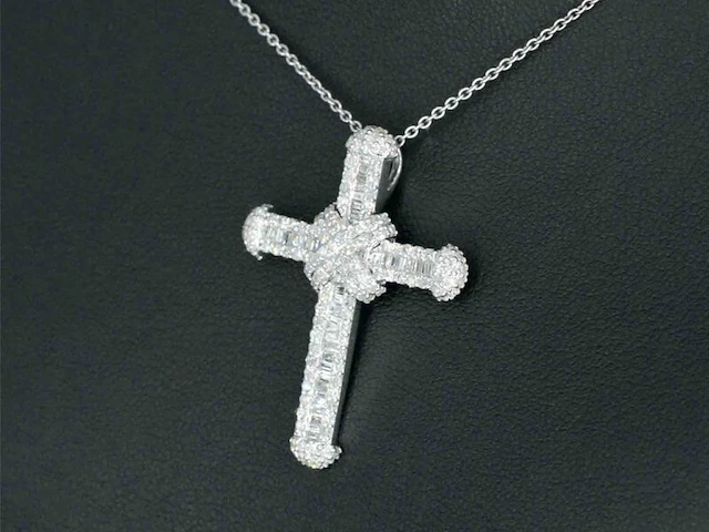 Witgouden kruishanger met diamanten excl. ketting - afbeelding 3 van  9