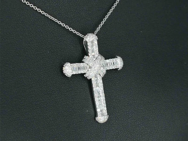 Witgouden kruishanger met diamanten excl. ketting - afbeelding 4 van  9