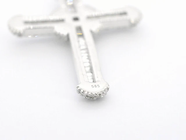 Witgouden kruishanger met diamanten excl. ketting - afbeelding 7 van  9