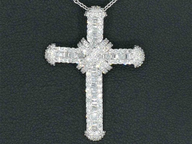 Witgouden kruishanger met diamanten, excl. ketting - afbeelding 1 van  9