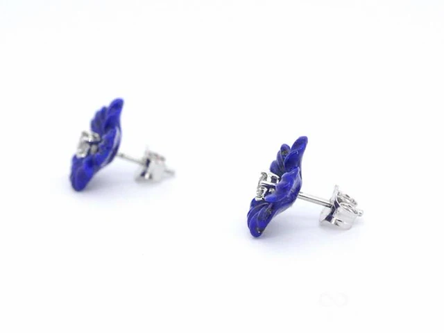 Witgouden oorbellen 0.18 carat met blauwe edele bloem en grote diamanten - afbeelding 5 van  9