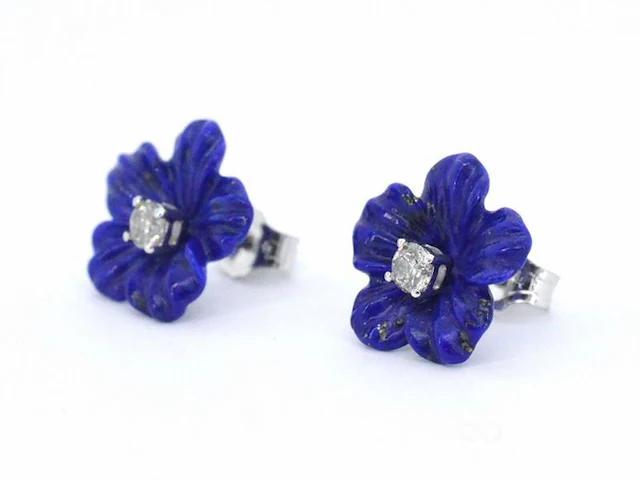 Witgouden oorbellen 0.18 carat met blauwe edele bloem en grote diamanten - afbeelding 6 van  9