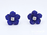 Witgouden oorbellen 0.18 carat met blauwe edele bloem en grote diamanten - afbeelding 7 van  9