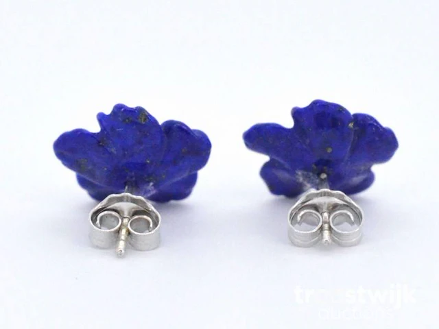 Witgouden oorbellen 0.18 carat met blauwe edele bloem en grote diamanten - afbeelding 8 van  9
