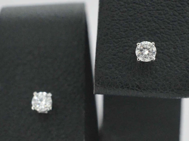 Witgouden oorbellen diamant - afbeelding 1 van  10