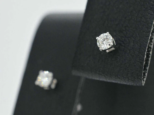 Witgouden oorbellen diamant - afbeelding 7 van  10