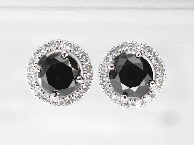 Witgouden oorbellen entourage zwart diamant - afbeelding 1 van  10