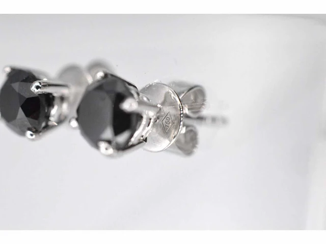Witgouden oorbellen entourage zwart diamant - afbeelding 9 van  10