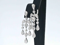Witgouden oorbellen in bijzonder design met diamanten - afbeelding 5 van  9