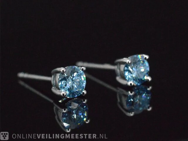 Witgouden oorbellen met blauwe diamanten 0.50 carat - afbeelding 5 van  9