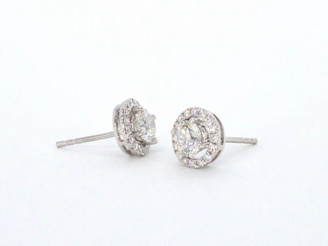 Witgouden oorbellen met briljant geslepen diamanten 1.00 carat - afbeelding 10 van  12