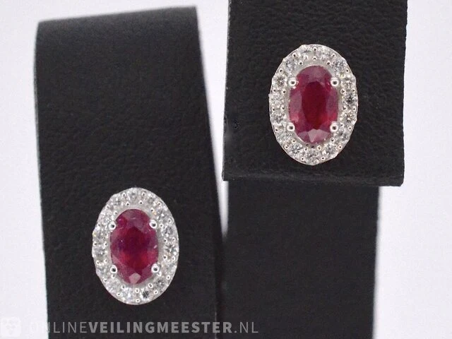 Witgouden oorbellen met diamanten en robijn - afbeelding 1 van  6