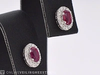 Witgouden oorbellen met diamanten en robijn - afbeelding 5 van  6