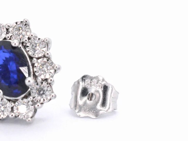 Witgouden oorbellen met diamanten en saffier - afbeelding 8 van  10