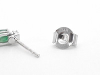 Witgouden oorbellen met diamanten en smaragd - afbeelding 8 van  8