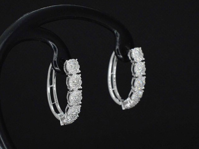 Witgouden oorbellen met diamanten - afbeelding 4 van  8