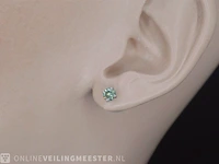 Witgouden oorbellen met groene diamanten 0.50 carat - afbeelding 2 van  8