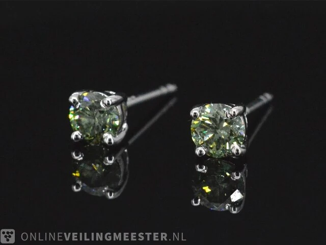 Witgouden oorbellen met groene diamanten 0.50 carat - afbeelding 3 van  8