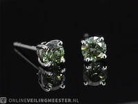 Witgouden oorbellen met groene diamanten 0.50 carat - afbeelding 4 van  8