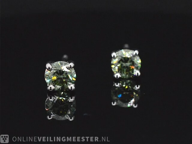 Witgouden oorbellen met groene diamanten 0.50 carat - afbeelding 6 van  8