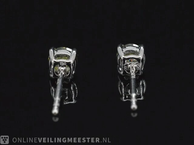 Witgouden oorbellen met groene diamanten 0.50 carat - afbeelding 7 van  8