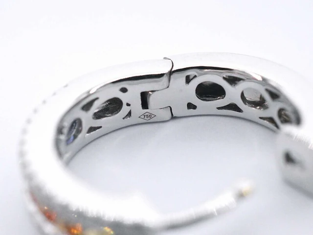 Witgouden oorbellen met multi colour saffieren en diamanten - afbeelding 7 van  7