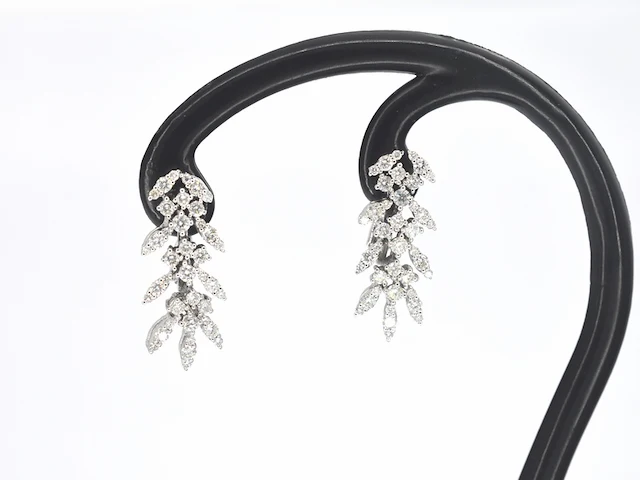 Witgouden oorbellen met natuurlijke diamanten 1.60 carat set 3 - afbeelding 1 van  8