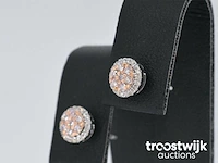 Witgouden oorbellen met natuurlijke roze en witte diamant - afbeelding 3 van  7