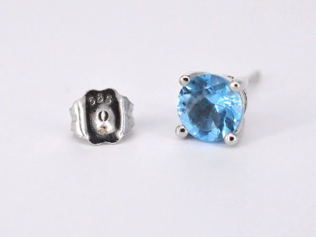 Witgouden oorbellen met topaas - afbeelding 7 van  10