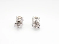 Witgouden oorbellen met twee solitaire diamanten 2.00 carat totaal - afbeelding 9 van  11