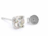 Witgouden oorbellen met twee solitaire diamanten 2.00 carat totaal - afbeelding 11 van  11