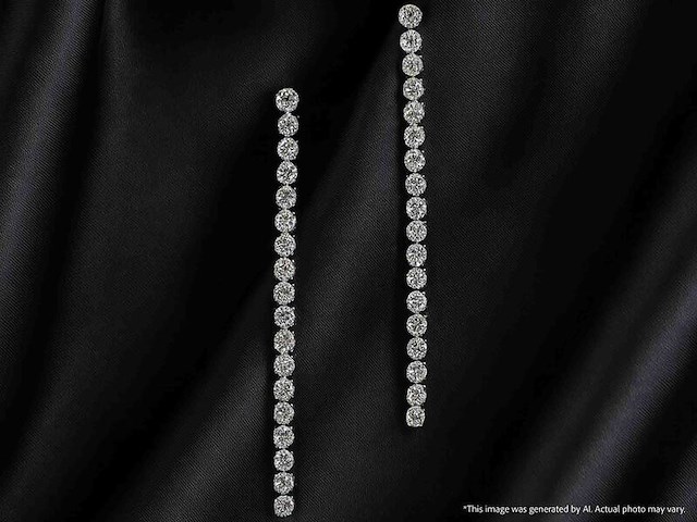 Witgouden oorhangers met een rij aan natuurlijke diamanten - afbeelding 7 van  7