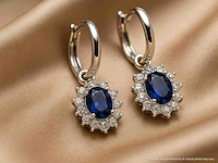 Witgouden oorhangers met natuurlijke diamanten en blauwe saffieren - afbeelding 9 van  10