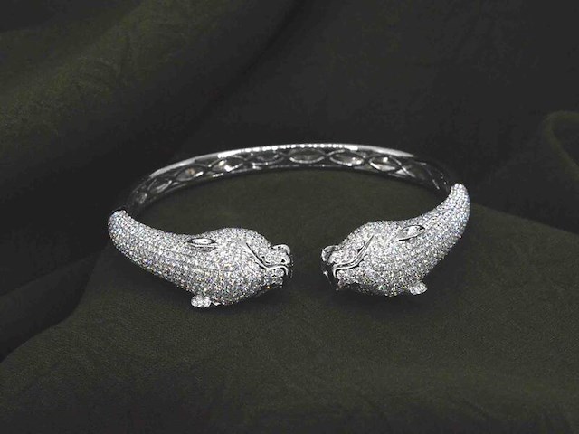 Witgouden panthere armband vol gezet met hoge kwaliteit natuurlijke diamanten - afbeelding 11 van  13