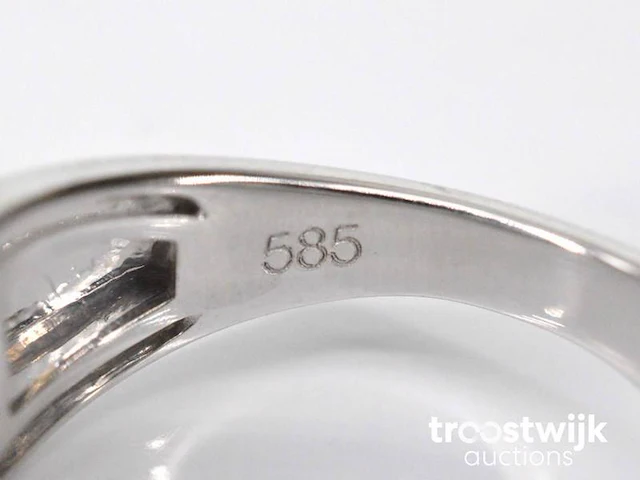 Witgouden pave ring met diamanten en robijn - afbeelding 5 van  6