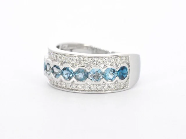 Witgouden pave ring met diamanten en topaas - afbeelding 10 van  11