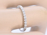 Witgouden rijring bezet met briljant geslepen diamanten - afbeelding 4 van  11