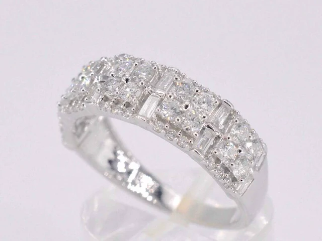 Witgouden rijring met diamanten - afbeelding 4 van  10