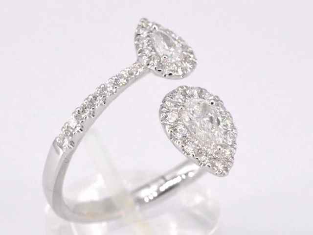Witgouden rijring met pearshape en briljant geslepen diamanten 1.25 carat - afbeelding 8 van  12
