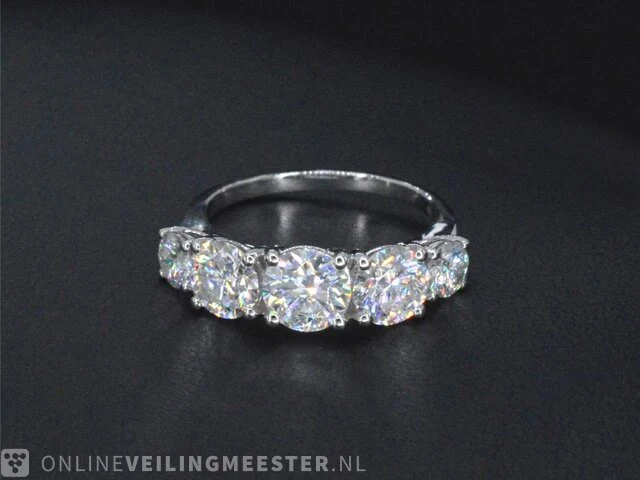 Witgouden ring met 2.90 carat briljanten - afbeelding 8 van  11