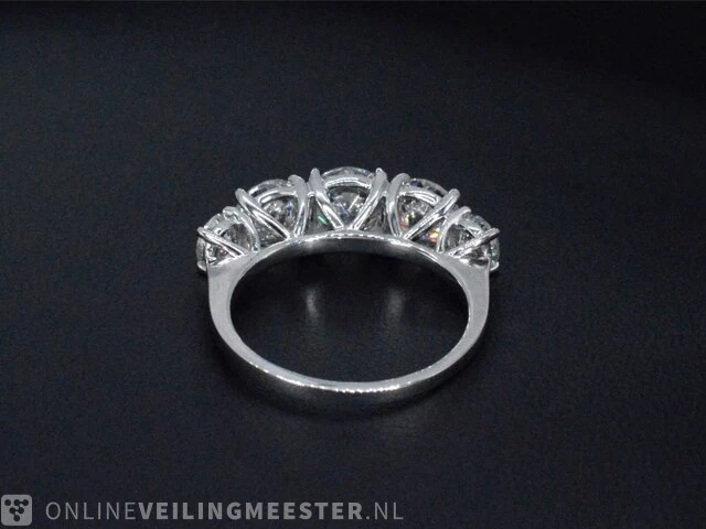 Witgouden ring met 2.90 carat briljanten - afbeelding 9 van  11