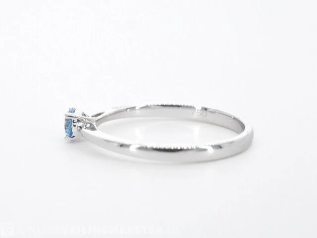 Witgouden ring met blauwe diamant - afbeelding 6 van  9