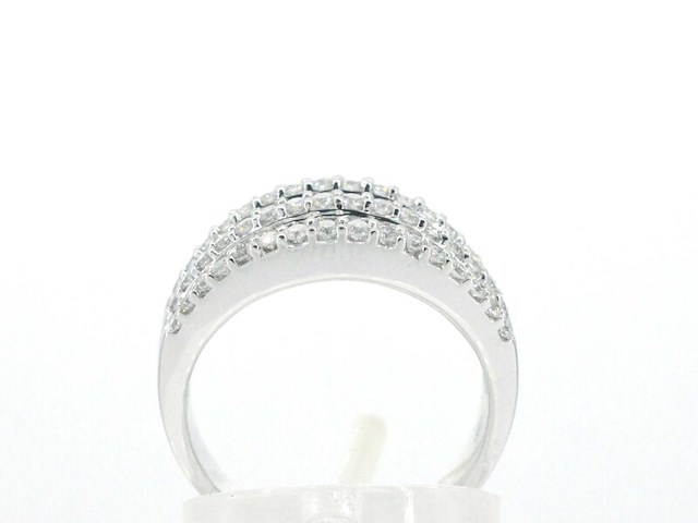 Witgouden ring met briljant en baguettes diamanten - afbeelding 6 van  10