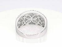 Witgouden ring met briljant en baguettes diamanten - afbeelding 8 van  10