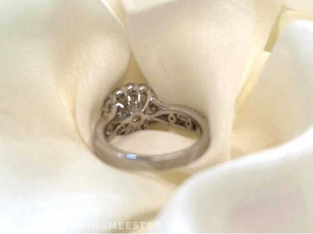 Witgouden ring met briljant geslepen diamanten en een briljant cut 2.00 carat centraal - afbeelding 5 van  7